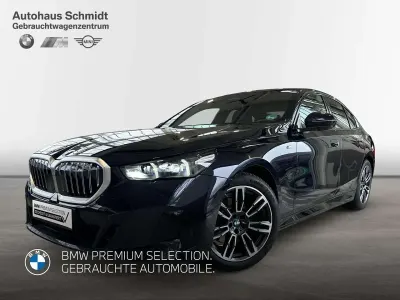 Gebraucht BMW 520 M Sport 197 PS (144 kW) 2025 M carbonschwarz Limousine