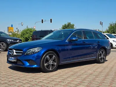 Gebraucht Mercedes 200 Avantgarde 160 PS (117 kW) 2020 Blau Limousine