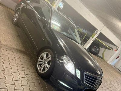 Mercedes E200