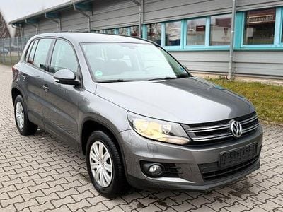 Gebraucht VW Tiguan Trendline 140 PS (102 kW) 2012 Grau SUV