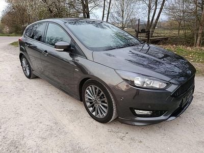 Second-hand Ford Focus ST-Line 150 CP (110 kW) 2017 Gri Berlinǎ