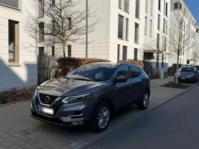 Gebraucht Nissan Qashqai Tekna 159 PS (116 kW) 2019 Grau SUV