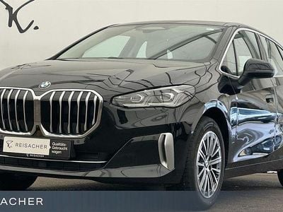 Schwarz Gebraucht 2024 BMW 220 Active Tourer Sport Line Van / Kleinbus | 34.990 € (Teuer)
