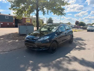 Gebraucht Ford Fiesta Titanium 60 PS (44 kW) 2011 Schwarz Kleinwagen