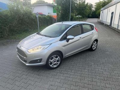 Polarsilber metallic Gebraucht 2016 Ford Fiesta Trend Kleinwagen | 4.500 € (Guter Preis)