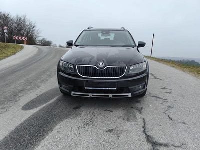Gebraucht Skoda Octavia Scout 4x4 184 PS (135 kW) 2015 Schwarz Kombi