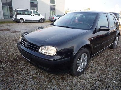 Schwarz Gebraucht 2002 VW Golf Limousine | 2.499 € (Etwas zu teuer)