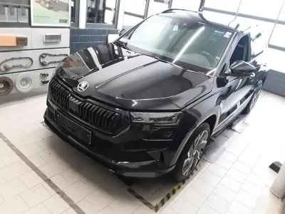 Gebraucht Skoda Karoq SportLine 150 PS (110 kW) 2022 Schwarzmagic perleffekt SUV