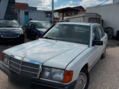 Gebraucht Mercedes 190 122 PS (89 kW) 1983 Weiß Limousine