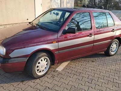 Gebraucht VW Vento 90 PS (66 kW) 1995 Rot Limousine