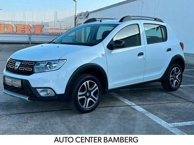 Gebraucht Dacia Sandero Celebration 90 PS (66 kW) 2020 Weiß Limousine