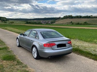 Grau Gebraucht 2009 Audi A4 Performance Limousine | 5.600 € (Fairer Preis)