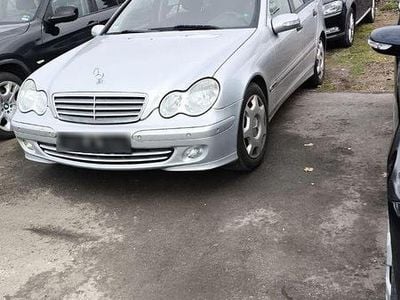 Usata Mercedes C220 Classic 150 CV (110 kW) 2004 Argento Station wagon