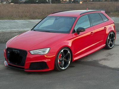 Gebraucht Audi RS3 367 PS (269 kW) 2016 Rot Limousine
