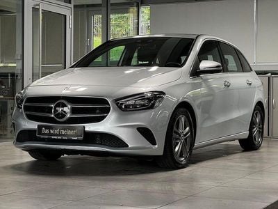 Używany Mercedes B200 Progressive 163 KM (119 kW) 2019 Srebrny Minivan