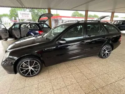 Gebraucht Mercedes C180 143 PS (105 kW) 2006 Blauschwarzmetallic Kombi