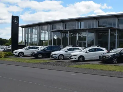 Gebraucht Mercedes GLB200 Progressive 163 PS (119 kW) 2021 Weiß SUV