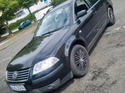 Gebraucht VW Passat 101 PS (74 kW) 2004 Schwarz Kombi
