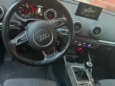 Gebraucht Audi A3 Attraction 110 PS (80 kW) 2015 Schwarz Limousine