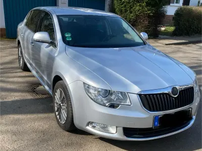 Używany Skoda Superb 160 KM (117 kW) 2011 Srebrny Sedan/Limuzyna