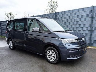 Second-hand VW Multivan Life 136 CP (100 kW) 2022 Albastru Monovolum