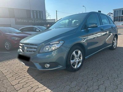 Gebraucht Mercedes B200 156 PS (114 kW) 2013 Blau Van / Kleinbus
