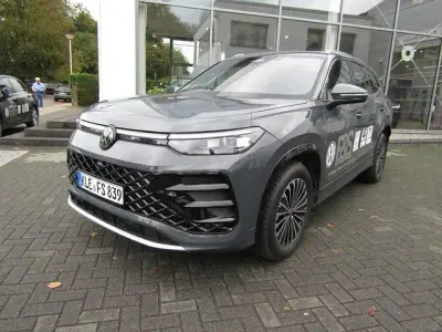 Gebraucht VW Tayron R-line 193 PS (141 kW) 2025 Grau SUV