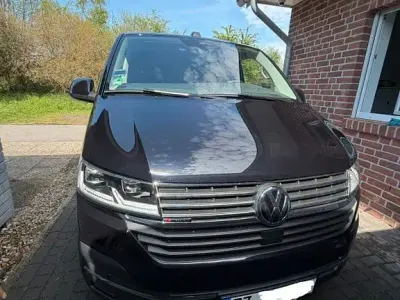 Gebraucht VW Multivan 204 PS (150 kW) 2023 Schwarz Van / Kleinbus