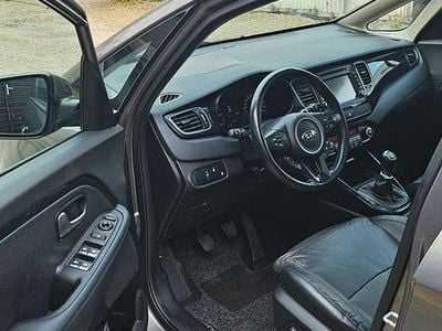 Gebraucht Kia Carens Spirit 141 PS (103 kW) 2016 Grau Van / Kleinbus
