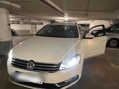 Gebraucht VW Passat Comfortline 150 PS (110 kW) 2011 Weiß Kombi