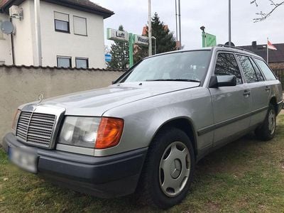 Gebraucht Mercedes E230 136 PS (100 kW) 1989 Silber Kombi