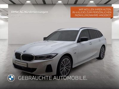 Gebraucht BMW 330e Sport Line 292 PS (214 kW) 2022 Weiß Kombi