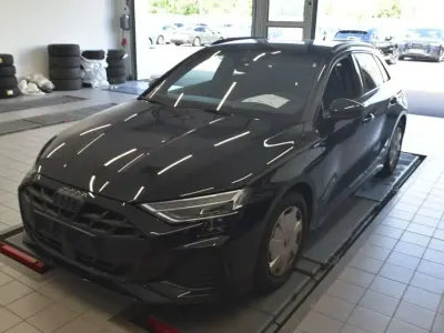 Gebraucht Audi A3 S-Line 116 PS (85 kW) 2025 Mythosschwarz metallic Limousine