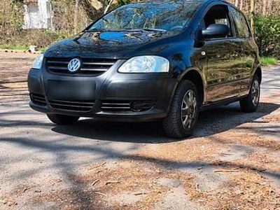 Gebraucht VW Fox 54 PS (39 kW) 2007 Schwarz Kleinwagen