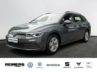 Używany VW Golf VIII Life 131 KM (96 kW) 2023 Szary Kombi