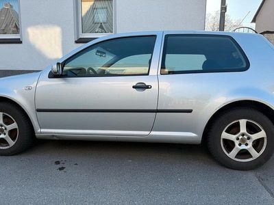 Gebraucht VW Golf IV 75 PS (55 kW) 2002 Silber Kleinwagen