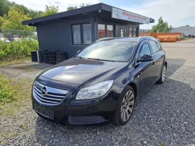 Gebraucht Opel Insignia Edition 160 PS (117 kW) 2009 Schwarz Kombi
