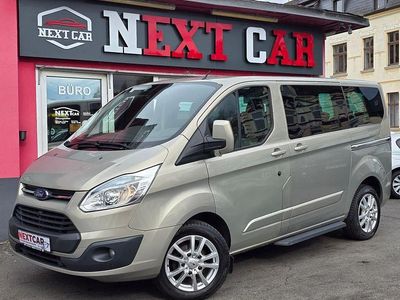 Gebraucht Ford Tourneo Titanium 125 PS (91 kW) 2013 Silber Van / Kleinbus