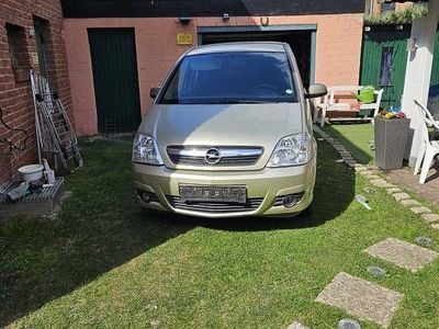 Usado Opel Meriva Edition 101 HP (74 kW) 2006 Dourado Monovolume