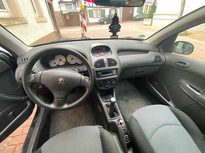 Second-hand Peugeot 206 88 CP (64 kW) 2004 Negru Break