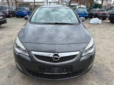 Gebraucht Opel Astra Design Edition 140 PS (102 kW) 2012 Grau Kombi