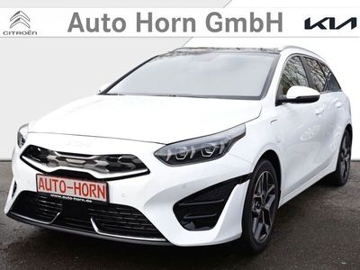 Deluxeweiss metallic Gebraucht 2023 Kia Ceed Sportswagon Kombi | 33.875 €