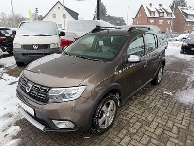 Braun Gebraucht 2017 Dacia Sandero Celebration Limousine | 7.990 € (Guter Preis)