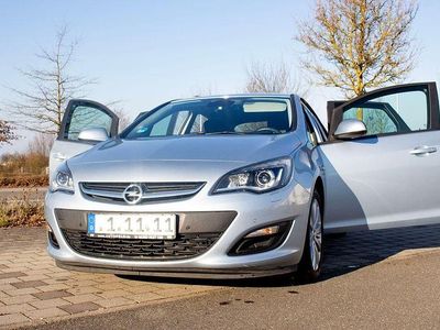 Gebraucht Opel Astra Sport 140 PS (102 kW) 2014 Grau Limousine