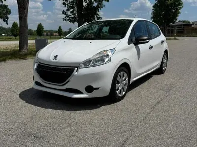 Gebraucht Peugeot 208 Access 69 PS (50 kW) 2014 Weiß Kleinwagen