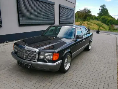 Brugt Mercedes 560 242 HK (177 kW) 1986 Sort Sedan