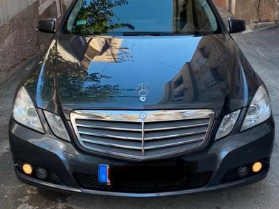 Gebraucht Mercedes E250 204 PS (150 kW) 2010 Grau Limousine