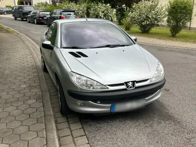 Gebraucht Peugeot 206 CC 109 PS (80 kW) 2001 Grau Cabrio