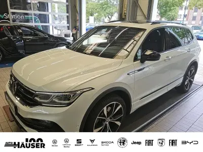 Gebraucht VW Tiguan Allspace R-line 190 PS (139 kW) 2023 Oryxweiß perlmutteffekt SUV
