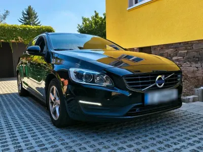 Gebraucht Volvo V60 190 PS (139 kW) 2017 Schwarz Kombi